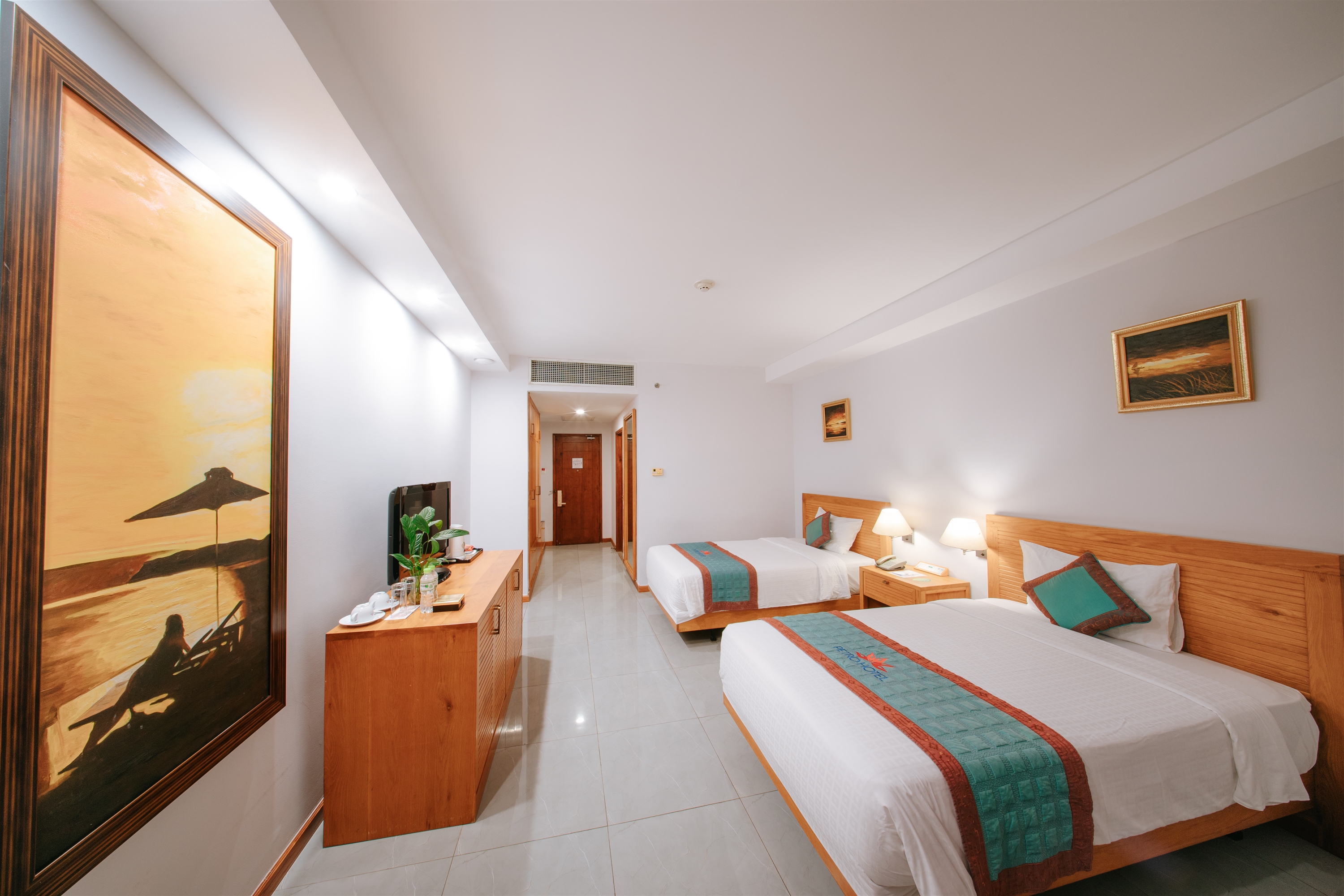 DELUXE CITY VIEW ROOM 