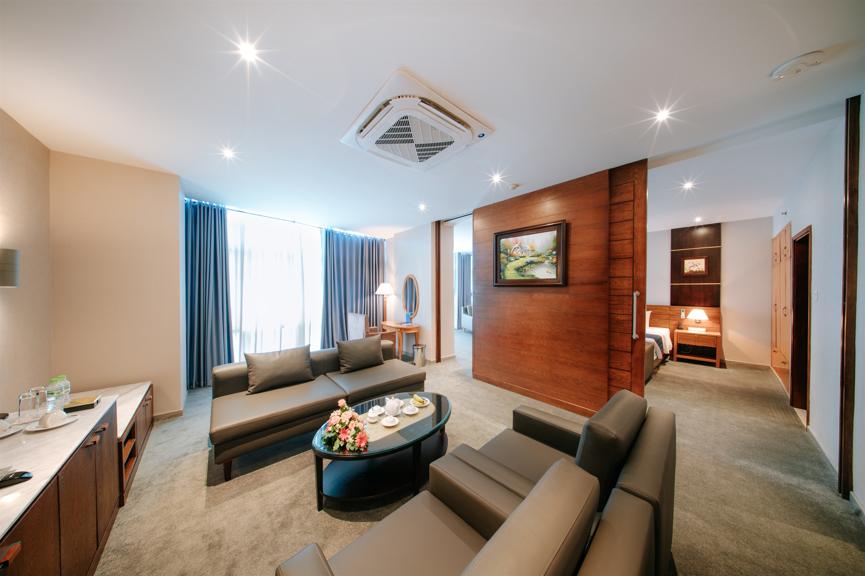 PETRO SUITE ROOM